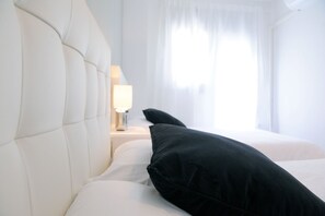 4 bedrooms, iron/ironing board, free WiFi, bed sheets