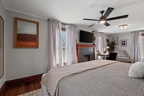 4 habitaciones, escritorio, tabla de planchar con plancha y wifi gratis 