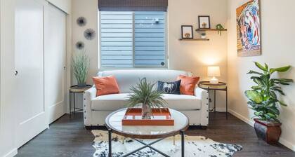 125 - Deluxe & Spacious~Gym~Hot Tub