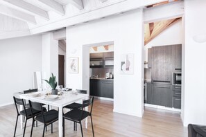 Dining - Easylife - Jewel with balcony in Porta Ticinese (Milano)