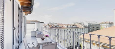 屋外ダイニングエリア