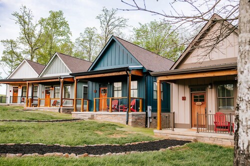 Luxe 2BR Cabin C by MHM Luxury Properties