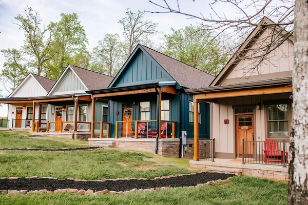 Cabin D: Your gateway to Jasper Highlands!