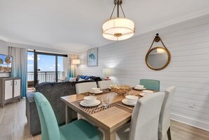 Dining - Oceanfront 3BR, Family Beach Getaway, Pools (Myrtle Beach)