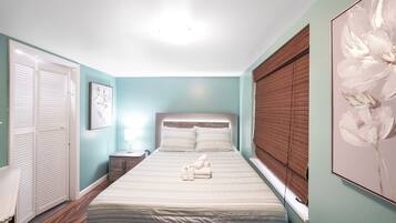 Iron/ironing board, travel crib, free WiFi, bed sheets