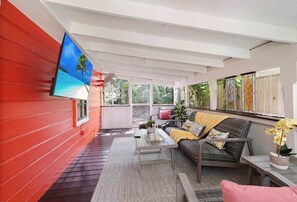 Interior - Miami Cottage By Dream Vacation (South Miami)