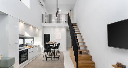 Elegant apt, beachside, cozy & modern. Ideal for a serene Kalamata stay.