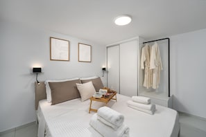 1 bedroom, iron/ironing board, free WiFi, bed sheets
