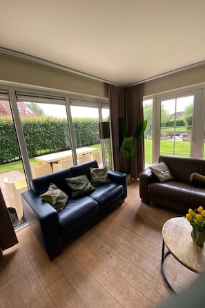 TV - Bungalowpark It Wiid by Interhome (Eernewoude)