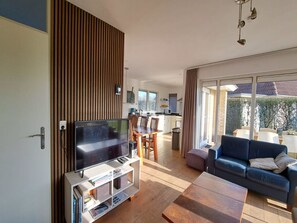 TV, DVD player - Bungalowpark It Wiid by Interhome (Eernewoude)