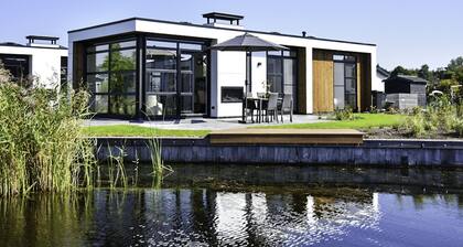 MarinaPark Nieuw Loosdrecht by Interhome