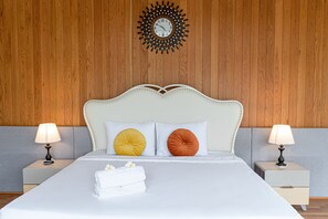 5 bedrooms, premium bedding, blackout curtains, soundproofing - 5BRs villas for a perfect family getaway (Da Nang)