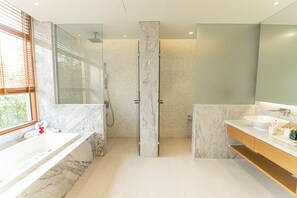 Luxury Villa | Bathroom | Hydromassage showerhead, hair dryer, slippers, bidet