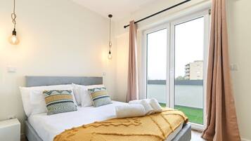 2 bedrooms, iron/ironing board, Internet, bed sheets