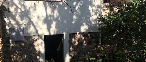 Enceinte de lâhĂ©bergement