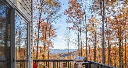 Romantic Cozy Cottage Views Hot Tub Minutes to FUN