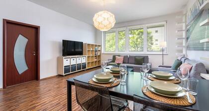 UrbanElegance Escape, top location, private garage parking