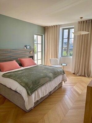 4 chambres, fer et planche Ă repasser, Wi-Fi, draps fournis