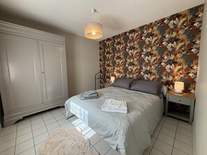1 bedroom, WiFi, bed sheets