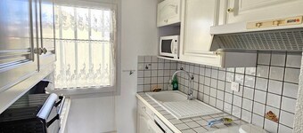 City Center Apartment with Balcony and Garage in Saint-Georges-de-Didonne