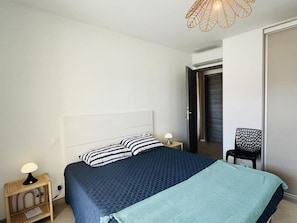 2 bedrooms, bed sheets - Charming 2BR Apt Steps from Beach – A/C, Terraces, Parking Included (Lumio)