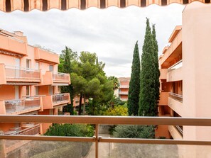 Property grounds - Air-Conditioned T2 with Parking, Bormes-les-Mimosas (Bormes-les-Mimosas)