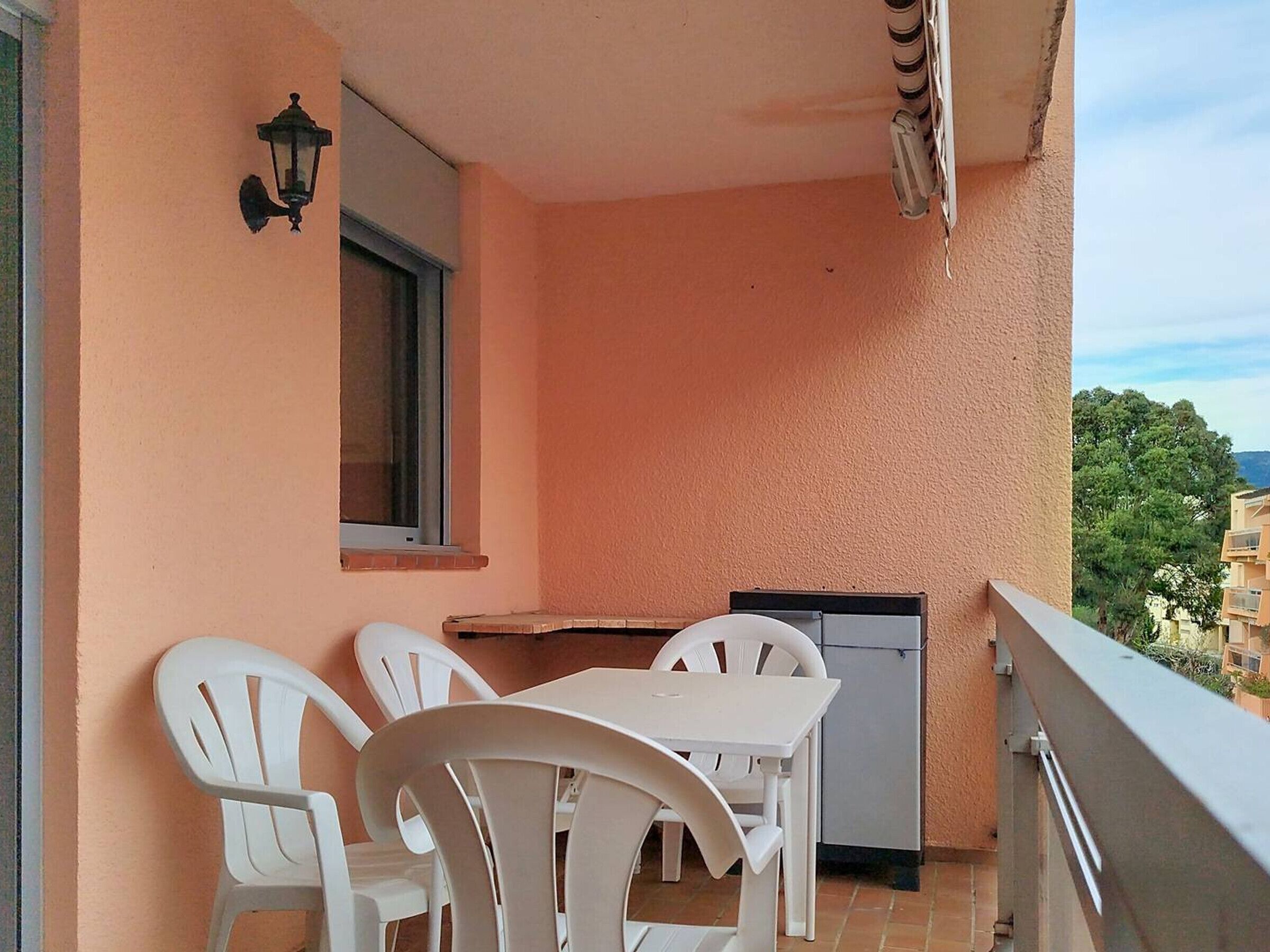 屋外ダイニングエリア