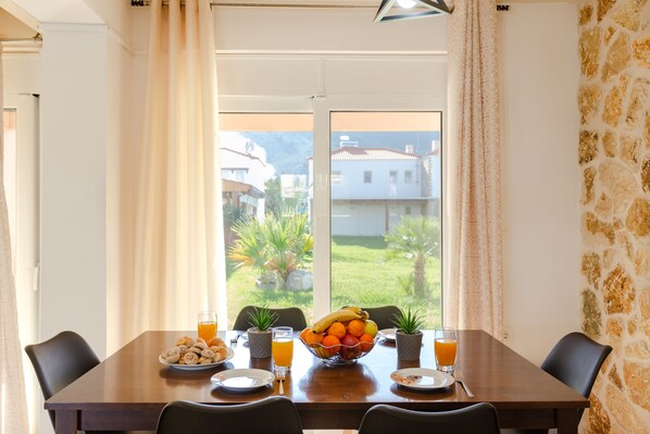 Dining - Villa Elegant near the sea by Renthub (Rhodes)