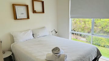 4 bedrooms, WiFi, bed sheets