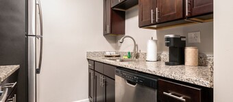 Stylish BOHO Themed 2 Bedroom near OSU