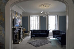 TV, fireplace, offices