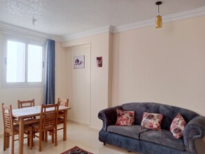 TV - New and quiet Giza apartment 5mn tuk tuk from the pyramids (Al Haram Giza Governorate)