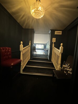 Interior entrance - Mayfair Hotel (Bournemouth)