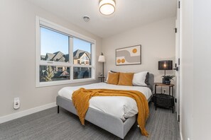 2 soverom, strykejern/-brett, reiseseng for barn og wi-fi (inkludert)