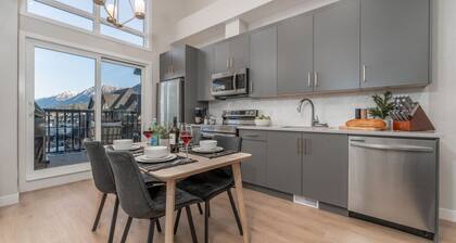 Skyview Retreat - Pool, Hot Tub & Parking