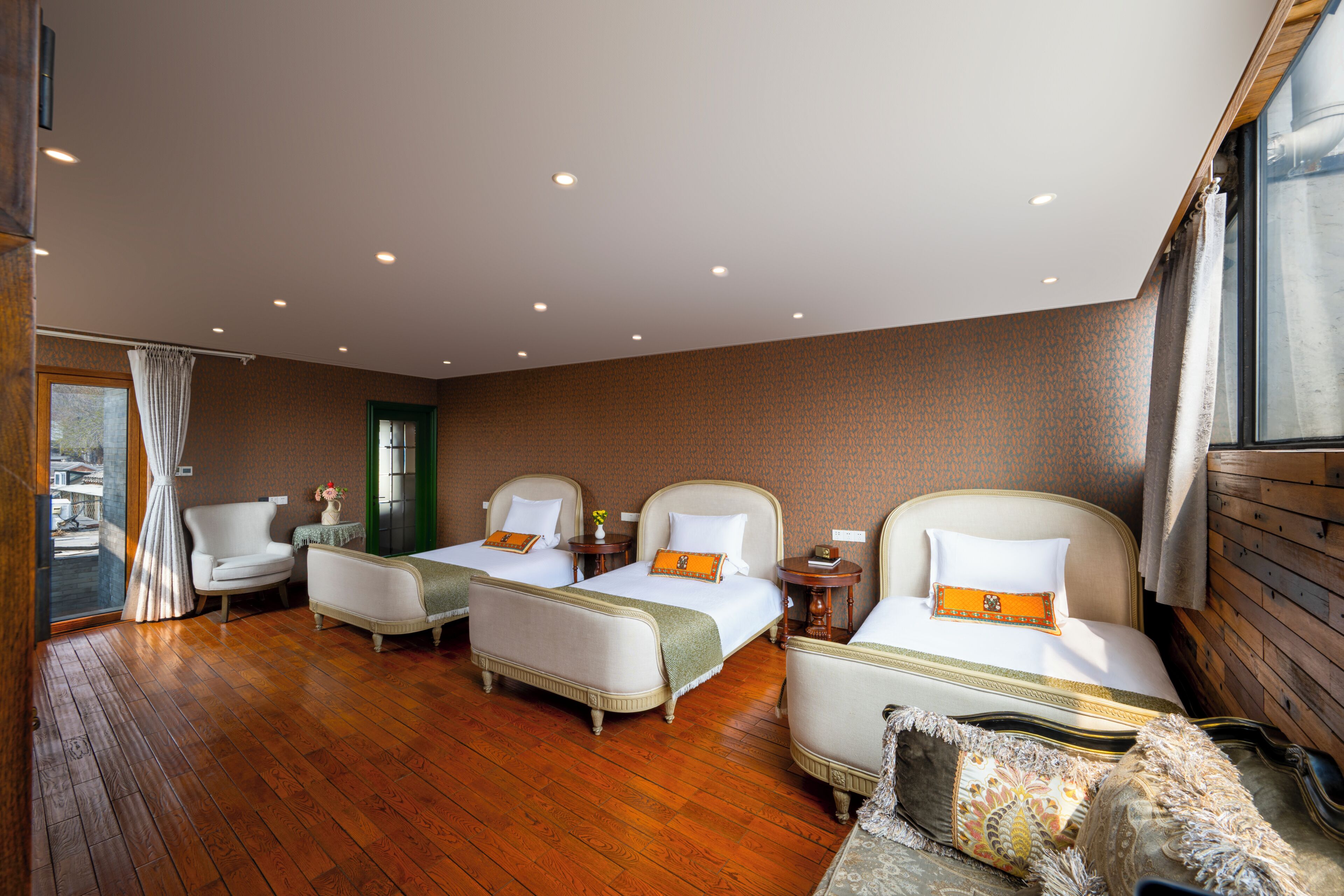 Signature-Dreibettzimmer, Mehrere Betten, Blick auf den Innenhof, Erdgeschoss