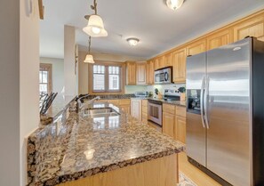 Dishwasher, coffee/tea maker, cookware/dishes/utensils, dining tables - Grand Oaks RS4- Mountain Condo, Gated Resort, Indoor/Outdoor Pools & Hot Tub (Banner Elk)