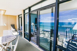 Outdoor dining - Penthouse Pinnacle w Huge Balcony w Lazy River (North Myrtle Beach)