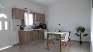 Family Apartment | Dining room - Calma Eco Houses (Santorini)