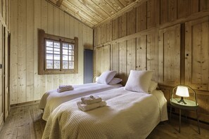 6 chambres, fer et planche à repasser, accès au Wi-Fi (inclus)