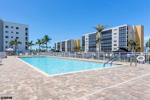 Pool - 2B/2B Casa Marina 323 Island Condo! Water Views! Walk to Beach! (Fort Myers Beach)