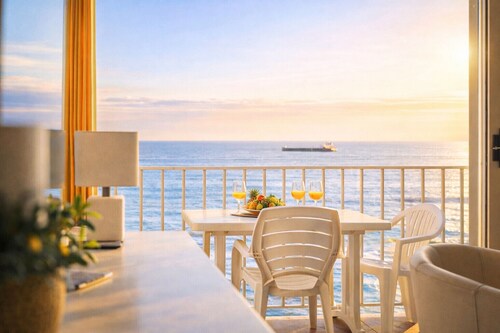 Flat overlooking the Bay of Les Sables sleeps 5