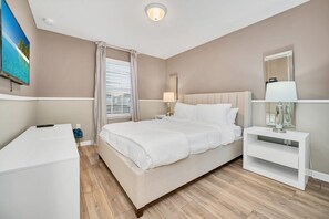 5 bedrooms, iron/ironing board, WiFi, bed sheets