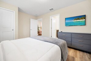 5 bedrooms, iron/ironing board, WiFi, bed sheets