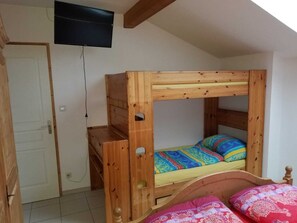 3 bedrooms, free WiFi, bed sheets - Monis Ruhiges Ferienhaus (Ménetreuil)