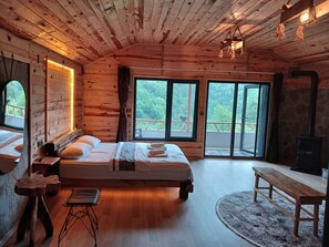 Economy Double Room, Mountain View | Living area