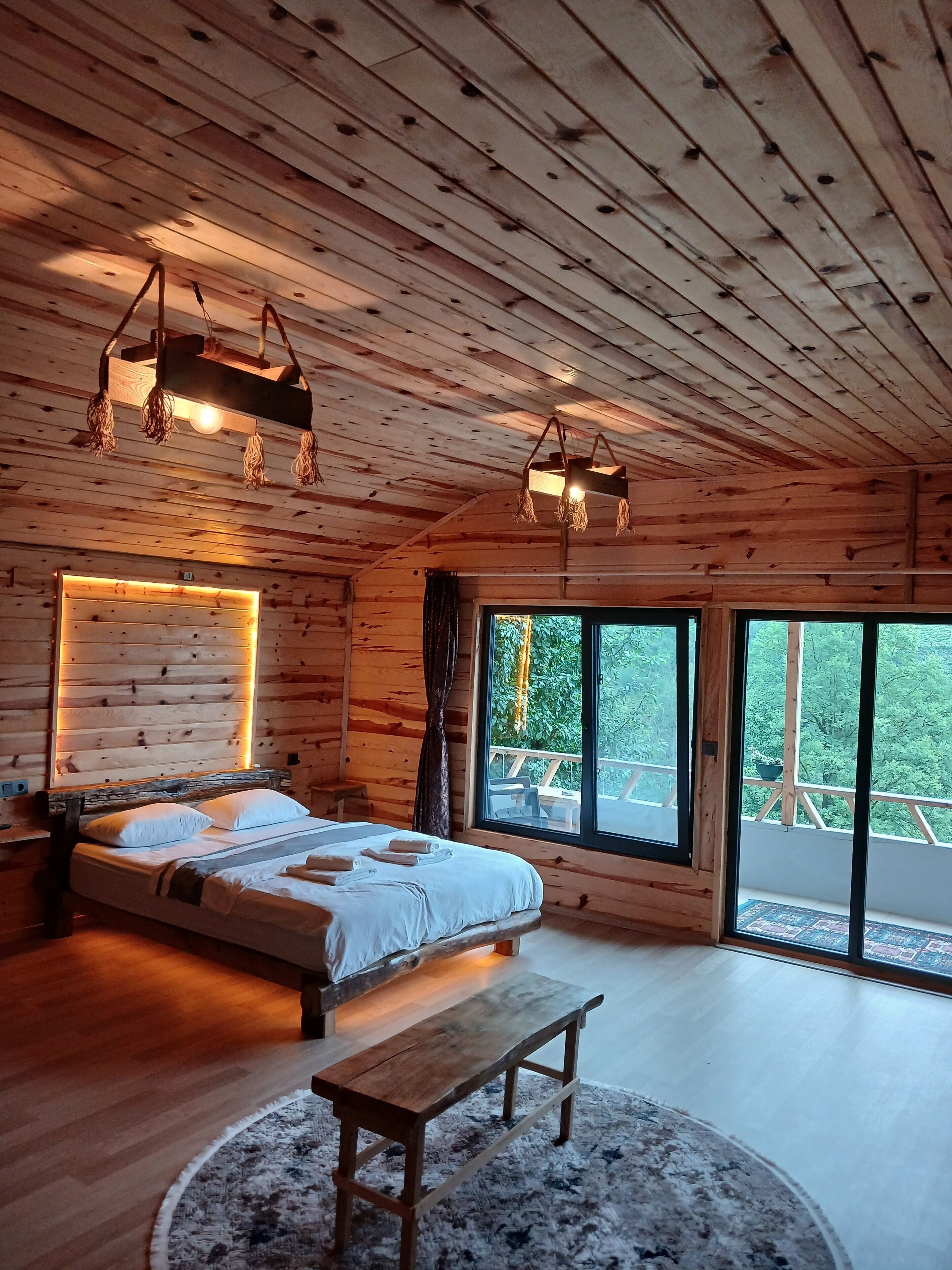 Economy Double Room, Mountain View | Living area