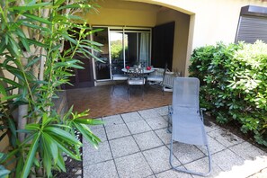 Outdoor dining - St Cyprien Stay between Sea and Green (Saint-Cyprien)