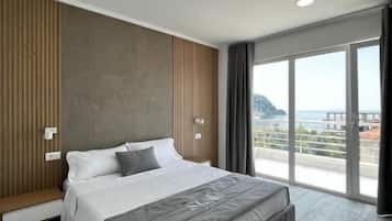 Superior Double Room | Desk, free cribs/infant beds, free WiFi, bed sheets