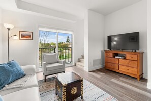 TV, DVD player, offices